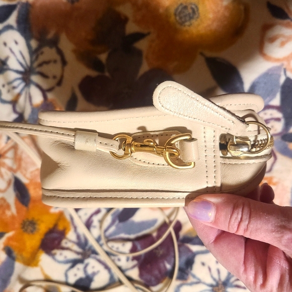 Cream Leather Crossbody - Picture 7 of 11